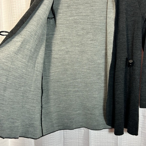 Ellen Tracy Hooded Cardigan Sz Large Gray Merino Wool Blend Sweater Toggle (D) - Picture 6 of 8